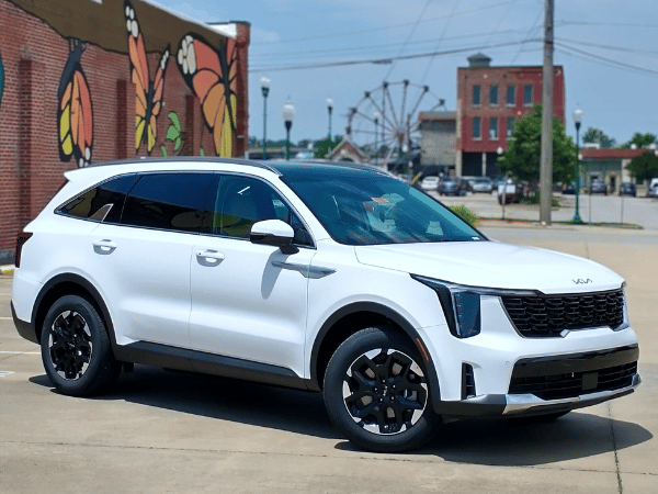 White Kia Sorento: Available now at Crain Kia of Fort Smith