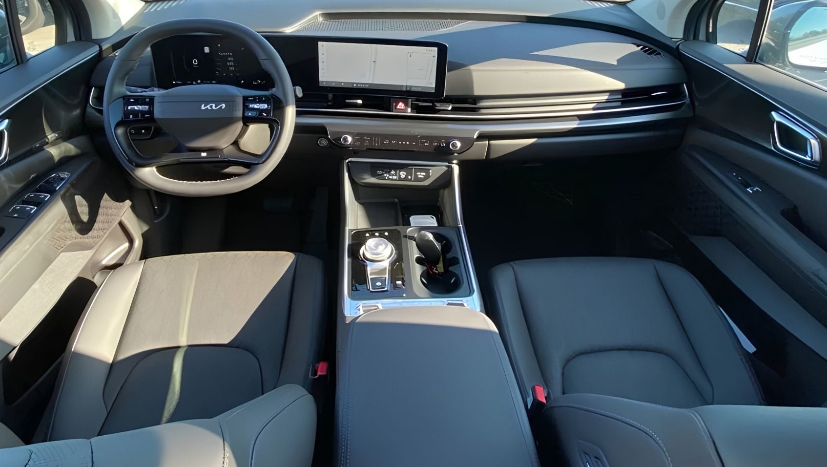 2027 Kia Carnival Hybrid Interior at Crain Kia of Fort Smith